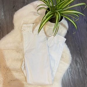 White American Eagle Skinny Jeans